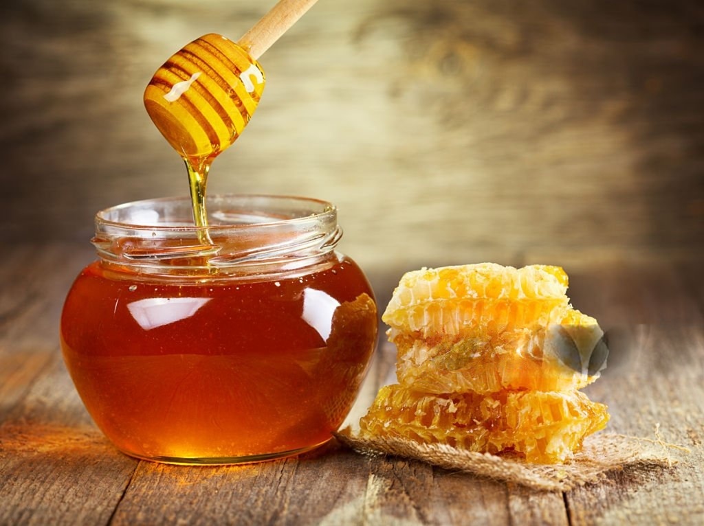 Raw organic honey